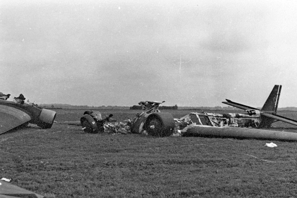 Trümmer einer Ju 52 in Maaldrift.